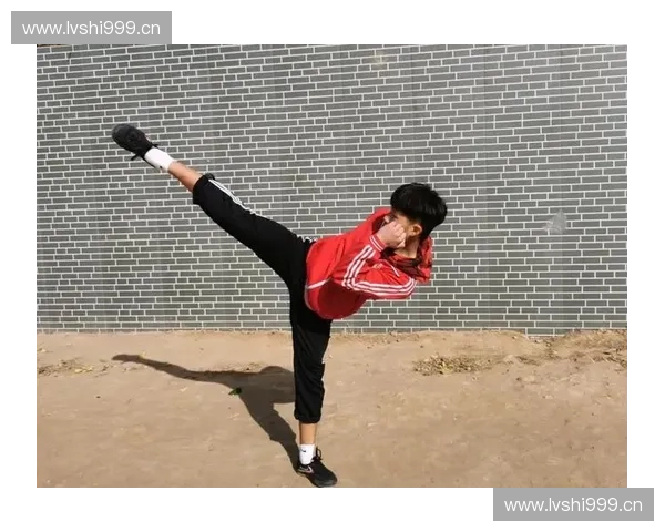 探寻中华武术器材的传承之美与现代实用价值全面解析 探寻中华武术器材的传承之美与现代实用价值全面解析